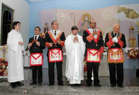Masoni na Novus Ordo Missae