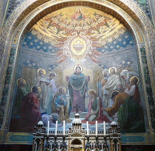 Lourdes. Mozaika Zesłania Ducha Świętego.