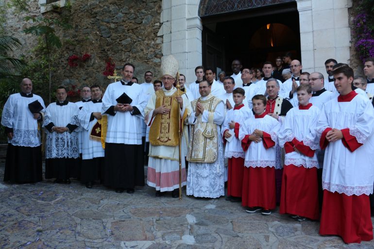 Neobiskup (modernistycznego neokocioa) Dominique Rey