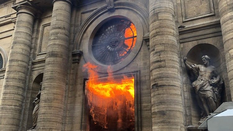 Pożar kościoła św. Sulpicjusza w Paryżu