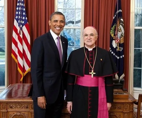 Prezydent Barack Obama i arcybiskup Carlo Maria Vigano